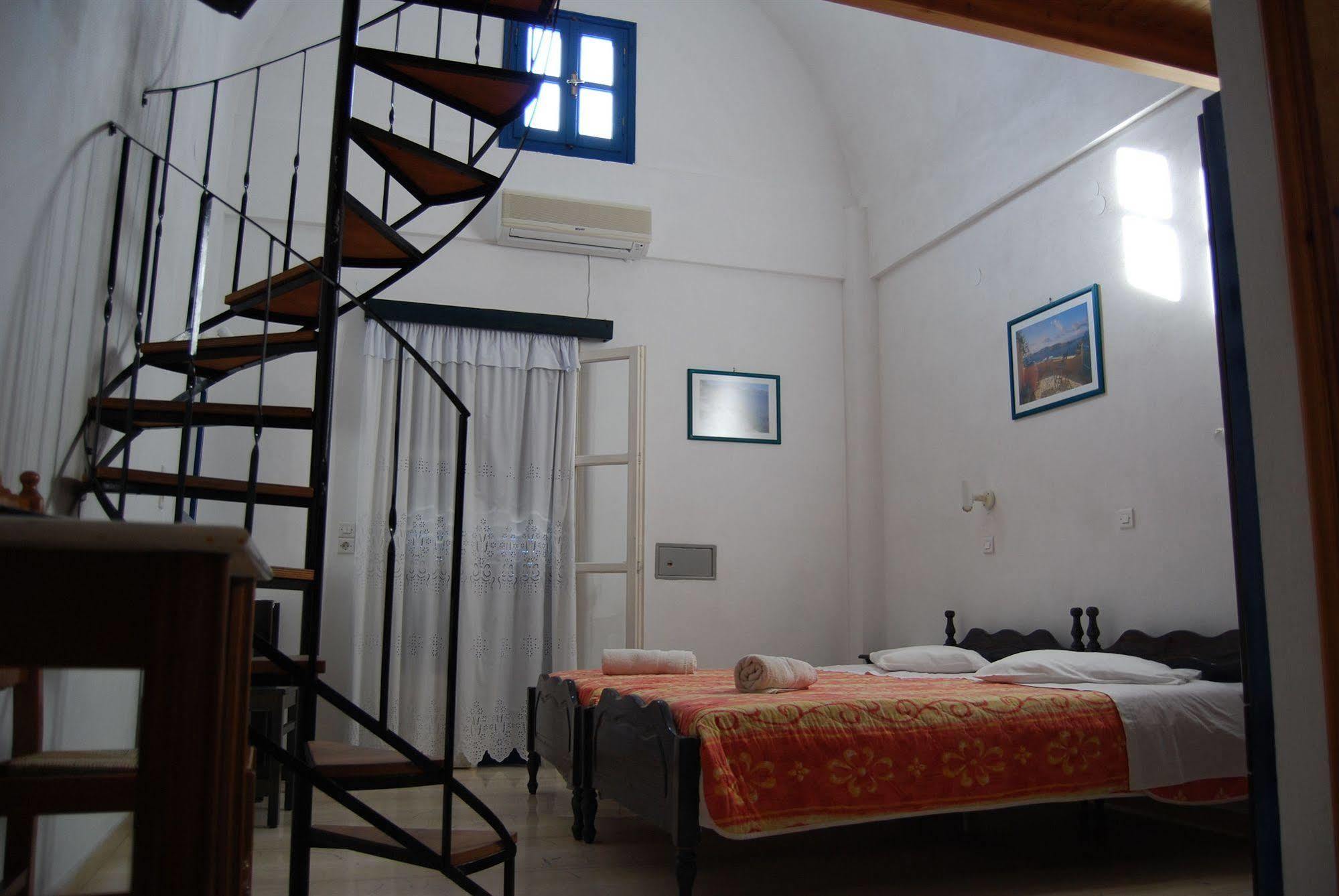 Aretousa Villas Perissa  Exterior photo